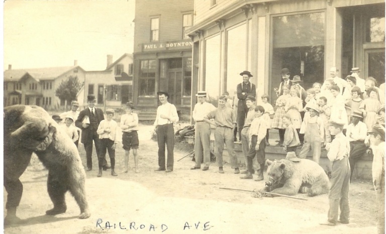 railroad avenue figures